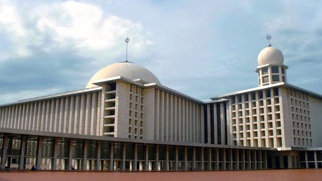 Highlights of Jakarta - Full Day Private Standard Tour - Image 3